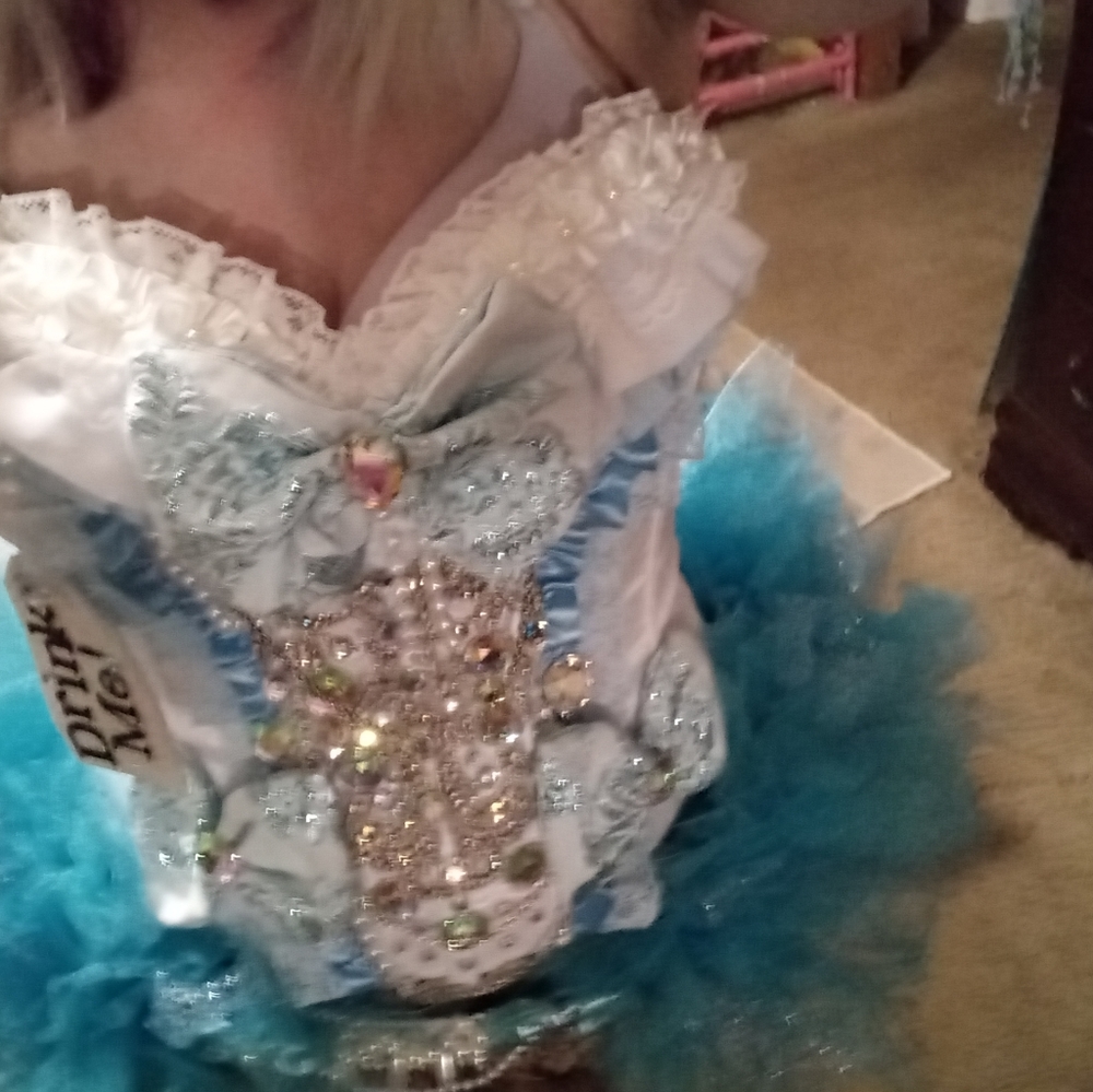 Electric Laundry Full Alice in wonderland set